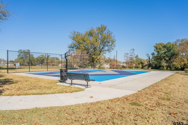 821 &amp; 827 Shaw (7 Units), Home with 0 bedrooms, 0 bathrooms and null parking in Tyler TX | Image 23