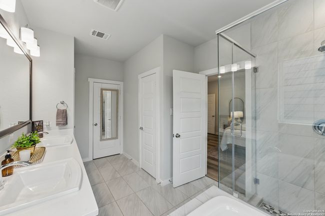 UNIT-26 - 5843 Whitby Rd, House other with 3 bedrooms, 3 bathrooms and null parking in San Antonio TX | Image 12