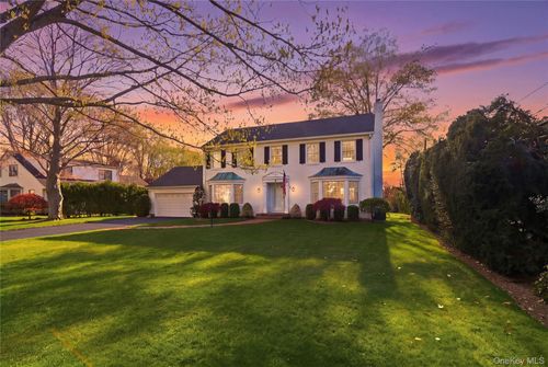 9 Sunset Ln, Garden City, NY, 11530-4309 | Card Image