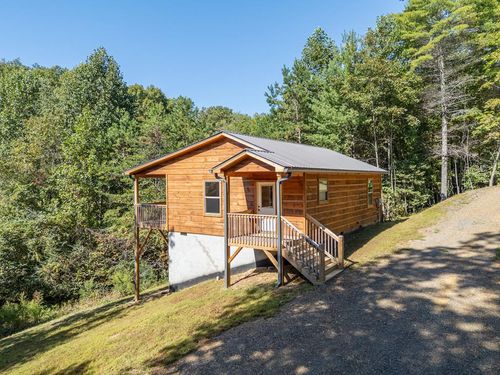 180 Hawthorne Ln, Murphy, NC, 28906-8961 | Card Image