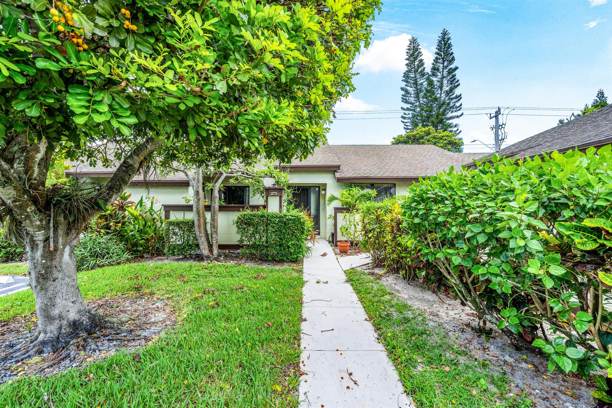 Beaver Dam Ct, Royal Palm Beach, FL 33411