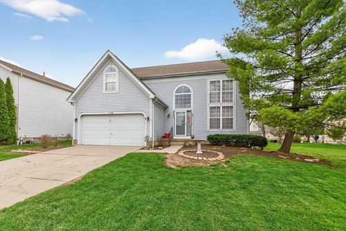 1106 Rousseau Ln, Galloway, OH, 43119-8817 | Card Image
