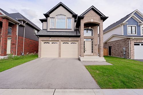 127 Susan Dr, Fonthill, ON, L0S1E6 | Card Image