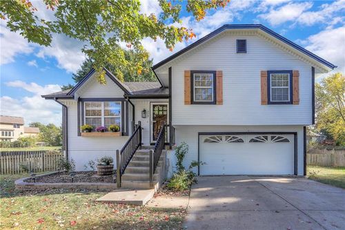 313 Se Onyx Ct, Lees Summit, MO, 64063-5134 | Card Image
