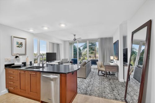 518-3800 N Ocean Dr, Riviera Beach, FL, 33404-2896 | Card Image