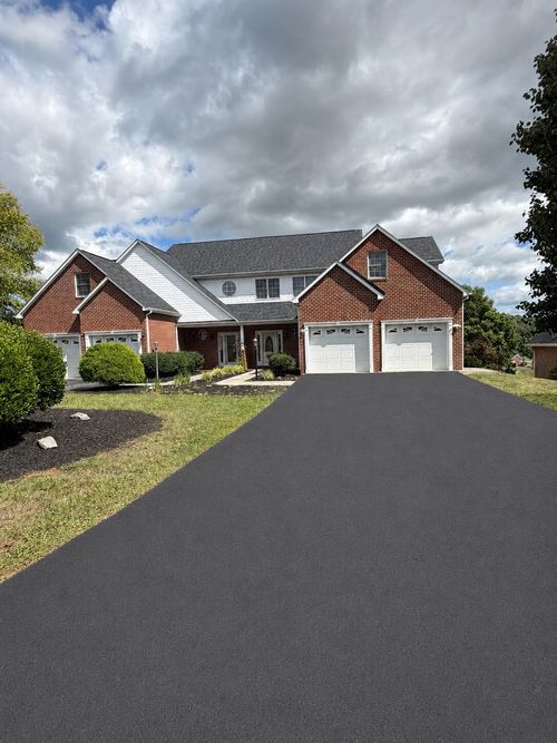 466 Summit Ridge Rd, Daleville, VA, 24083-3211 | Card Image
