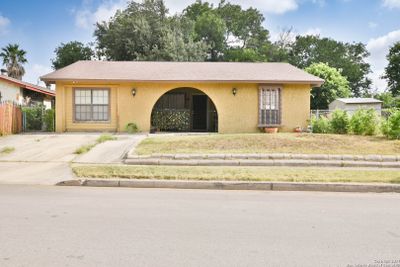 1011 S Brownleaf St, House other with 3 bedrooms, 1 bathrooms and null parking in San Antonio TX | Image 1