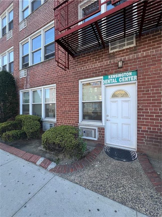 STE-1J - 207 Ocean Pkwy, Home with 0 bedrooms, 1 bathrooms and null parking in Brooklyn NY | Image 10