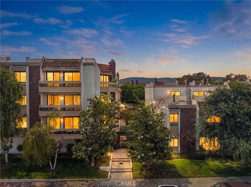17150 Burbank, Encino, CA, 91316 | Card Image