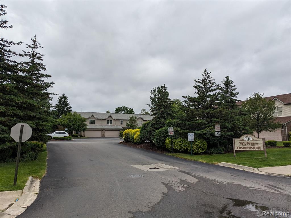Lathrup Blvd, Southfield, MI 48075