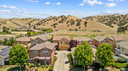 9379 Vintner Cir, Patterson, CA, 95363-8901 | Card Image
