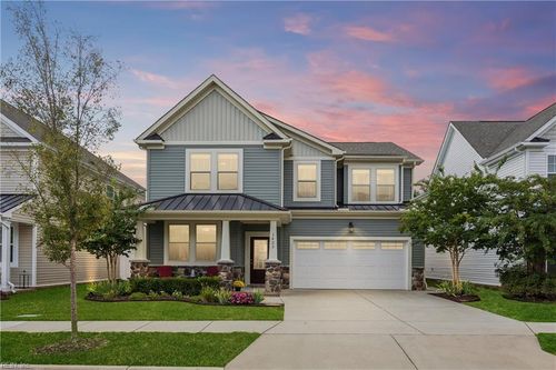 1423 Waltham Ln, Newport News, VA, 23608-7763 | Card Image