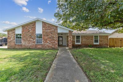 601 Mustang Drive, House other with 3 bedrooms, 2 bathrooms and null parking in Saginaw TX | Image 3