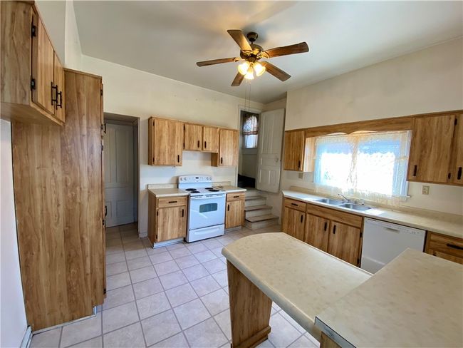 611 Loucks Ave, House other with 4 bedrooms, 2 bathrooms and 1 parking in Scottdale PA | Image 15