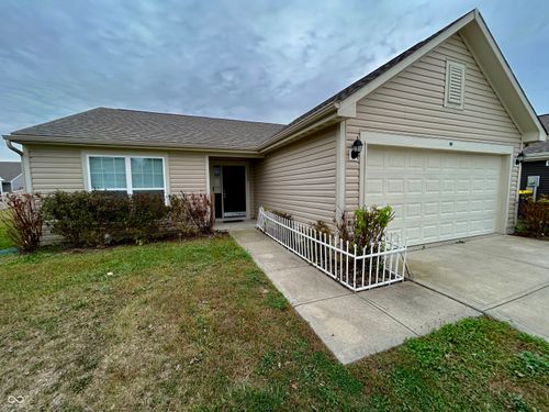 4829 Penoyer Ln, Indianapolis, IN, 46235-4147 | Card Image
