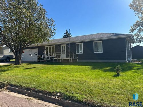 405 W College St Street, Howard, SD, 57349 | Card Image