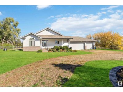 22 56019 Range Road, House other with 3 bedrooms, 4 bathrooms and null parking in Sturgeon County AB | Image 1