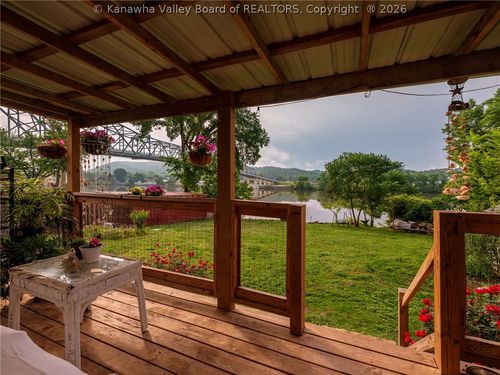 120 Whittbury Ln, Red House, WV, 25168-7983 | Card Image