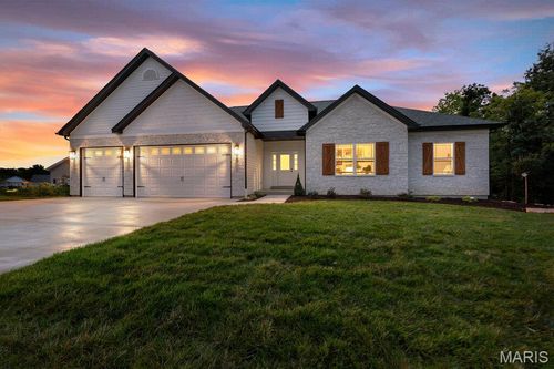 8 Highland Place Dr, Wentzville, MO, 63385-5529 | Card Image