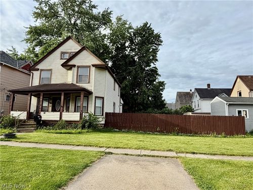 828 Broad St, Elyria, OH, 44035-5306 | Card Image
