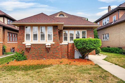 3056 N 55th Street, Milwaukee, WI, 53210 | Card Image