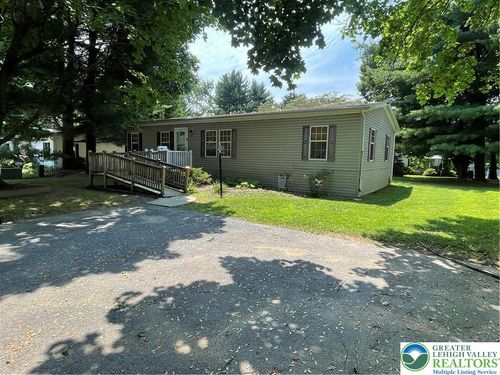 8727 Evergreen Cir, BREINIGSVILLE, PA, 18031-1619 | Card Image