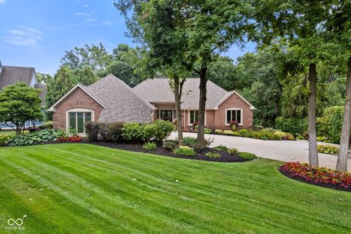 8613 Seaward Ln, Indianapolis, IN, 46256-9579 | Card Image