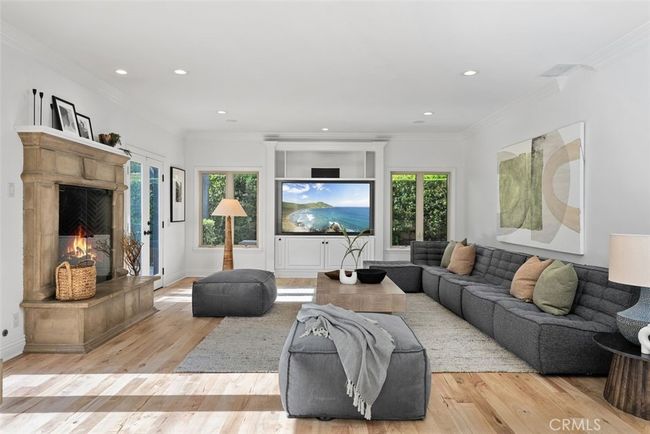 411 Snug Harbor Rd, House other with 5 bedrooms, 5 bathrooms and 3 parking in Newport Beach CA | Image 15