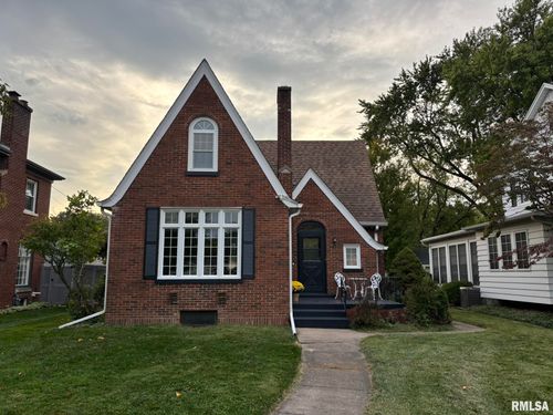 2437 28th St, Moline, IL, 61265-4224 | Card Image