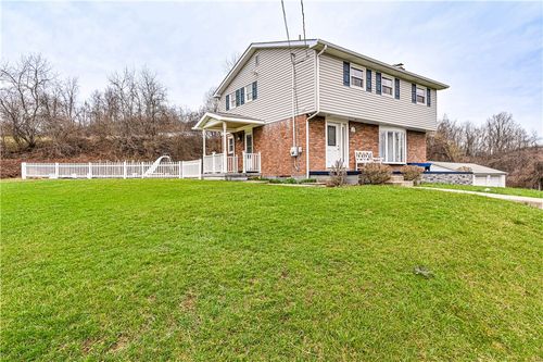 687 Middletown Rd, New Stanton, PA, 15672-1173 | Card Image