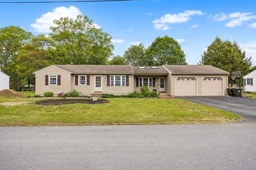 17 Sherwood Dr, Oxford, MA, 01540-2437 | Card Image