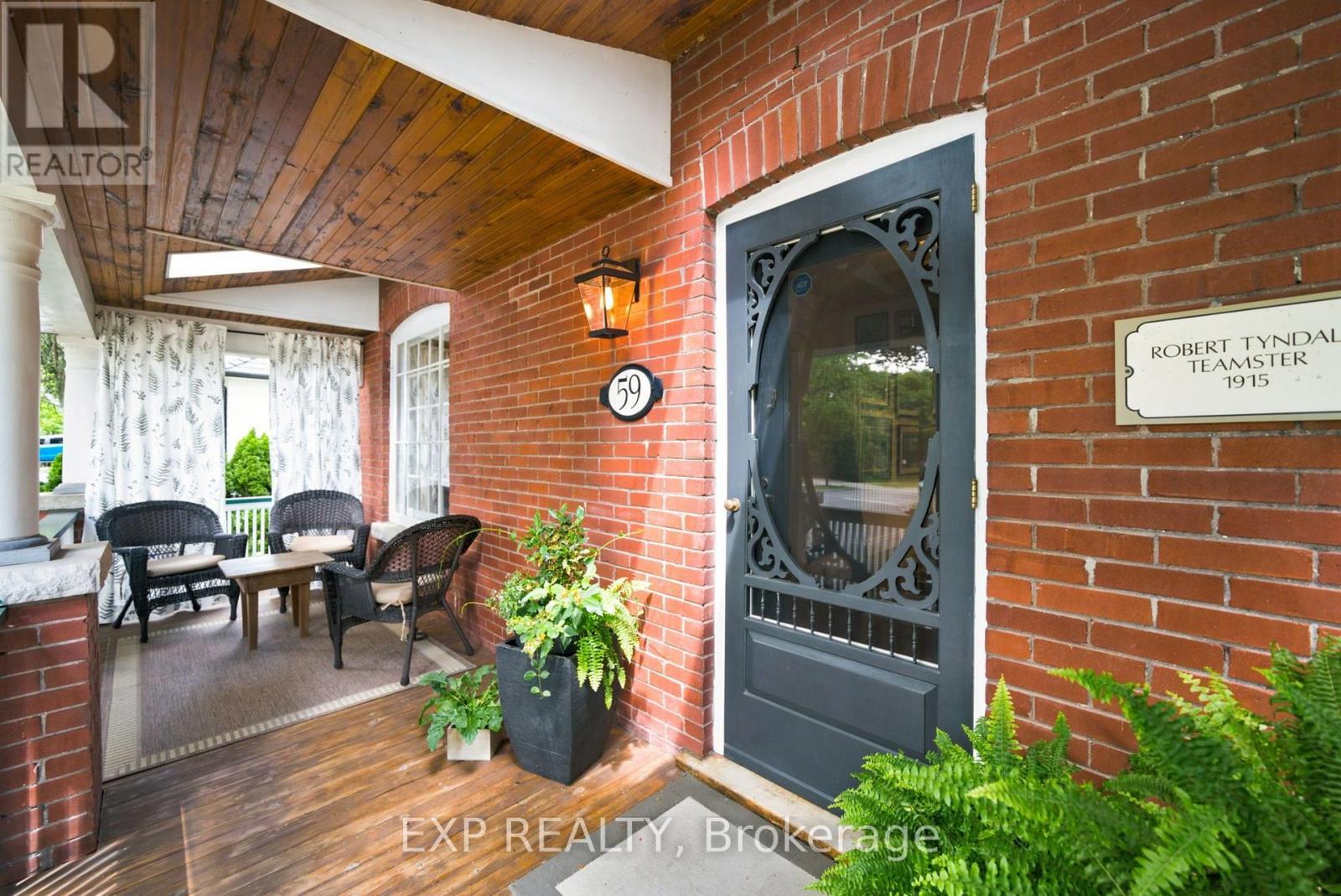 Residential in Richmond Hill (Crosby) 4