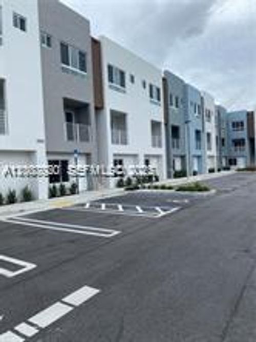 4112-2505 Ne 193rd St, Miami, FL, 33180 | Card Image