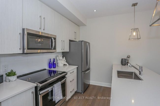 2 - 499 Sophia Cres, Condo with 3 bedrooms, 4 bathrooms and 1 parking in London ON | Image 7