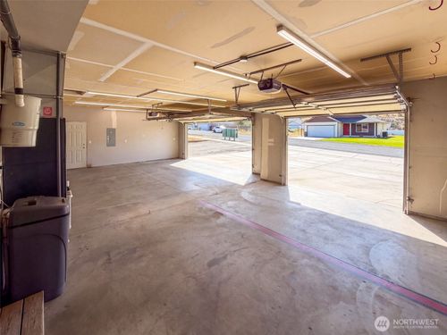 21 Ambrosia Ln, Malaga, WA, 98828-9321 | Card Image