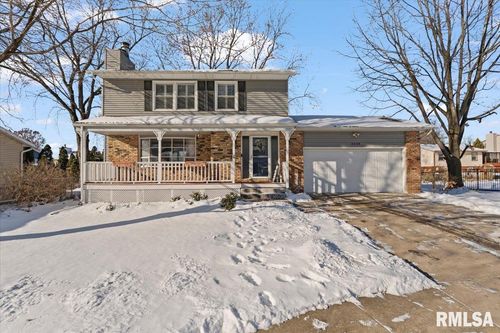 4334 Augusta Ct, Bettendorf, IA, 52722-2213 | Card Image