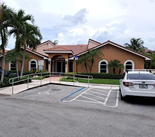 apt-204-8901 Wiles Rd, Coral Springs, FL, 33067-1871 | Card Image
