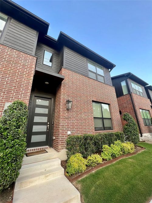 2823 Stanley Ave, Fort Worth, TX, 76110-2934 | Card Image