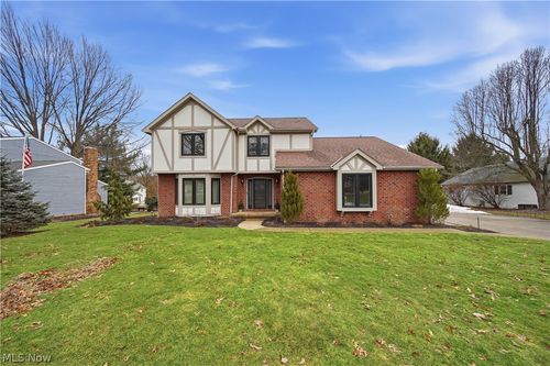 2013 Dornoch Dr, Uniontown, OH, 44685-8819 | Card Image