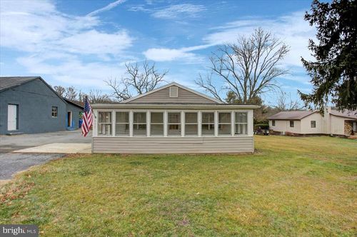 930 Coldspring Rd, FAYETTEVILLE, PA, 17222-9754 | Card Image