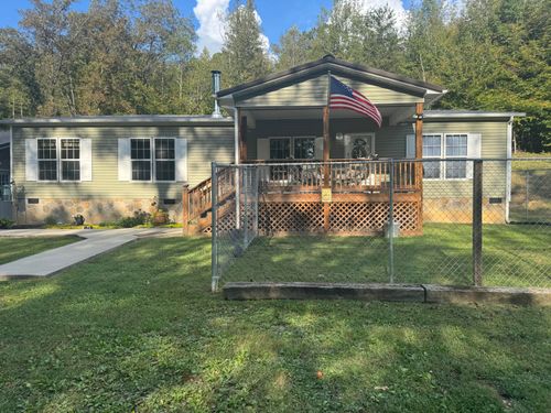 2694 Buck Creek Rd, Williamsburg, KY, 40769-7834 | Card Image