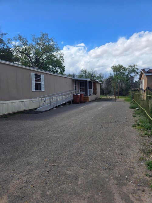 105 Country Ct, Bernalillo, NM, 87004-6900 | Card Image