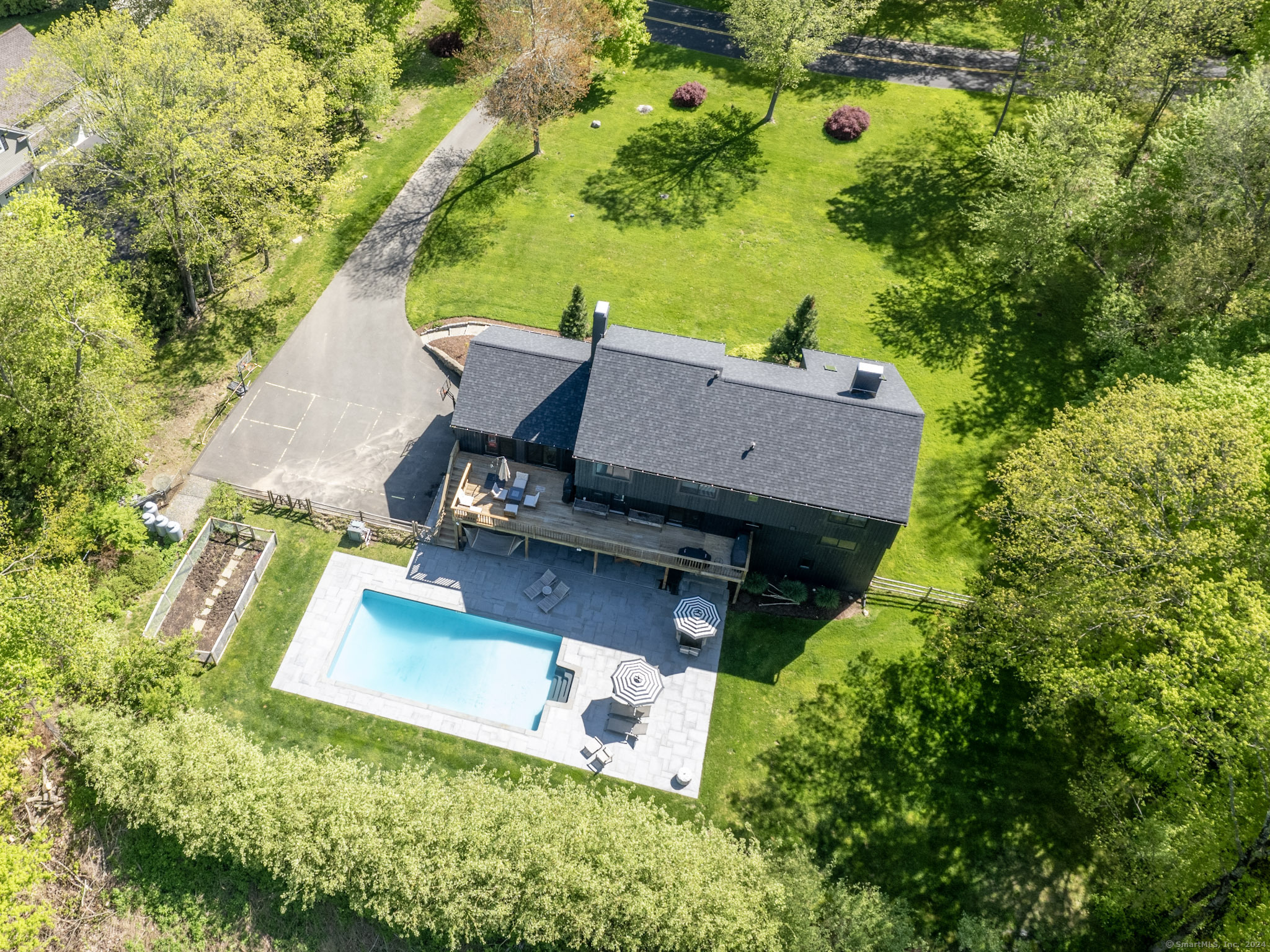 Trails End Rd, Weston, CT 06883