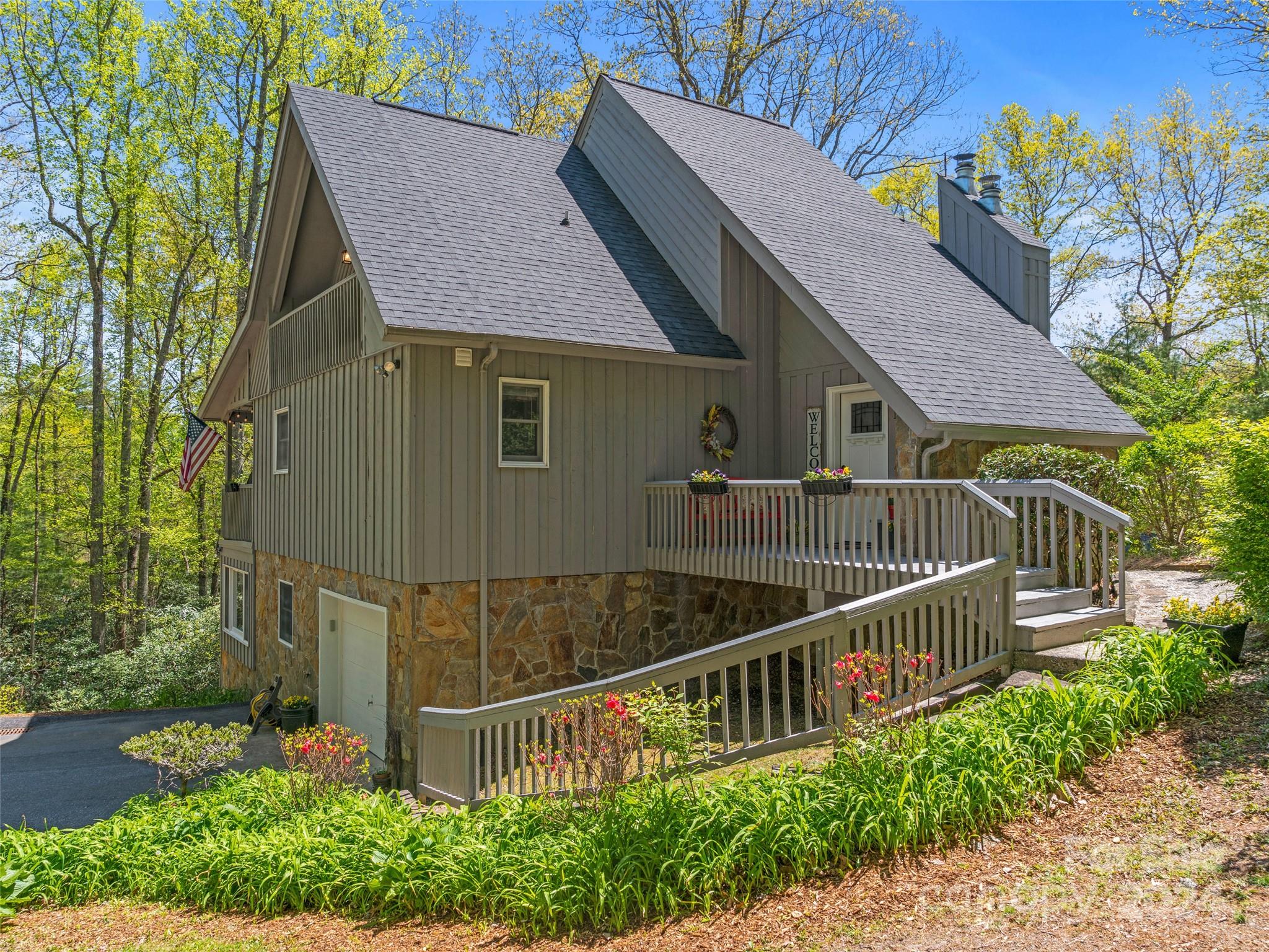 Sunrise Ridge Rd, Spruce Pine, NC 28777