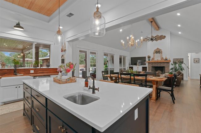 Wood detail on kitchen ceiling | Image 12