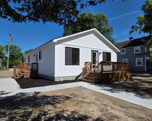 1329 Vermont Ave, Marysville, MI, 48040-1447 | Card Image