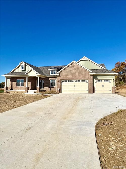 9931 Quarry Ridge Rd, Clarkston, MI, 48346-1768 | Card Image
