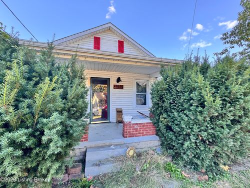 2732 Montana Ave, Louisville, KY, 40208-1166 | Card Image