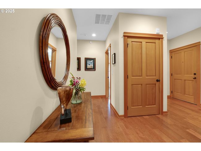APT-201 - 123 S Hemlock St, Condo with 3 bedrooms, 2 bathrooms and null parking in Cannon Beach OR | Image 12