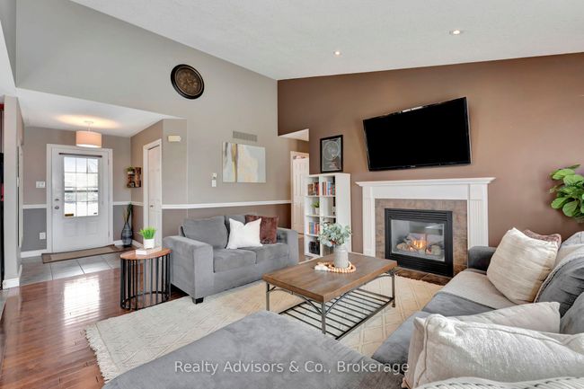 56 Southampton Dr, House other with 3 bedrooms, 2 bathrooms and 2 parking in Saint George ON | Image 7